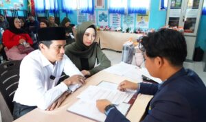 Dari Kantor ke Sekolah Bupati Irwan Sabri Dukung Gerakan Ayah Ambil Rapor